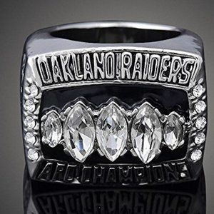 Oakland Raiders NFL Championship Ring... Fast shipping from USA